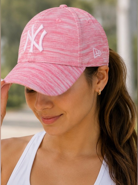 New Era Accessories - New Era Pink Heather NY Yankees Cap 💗